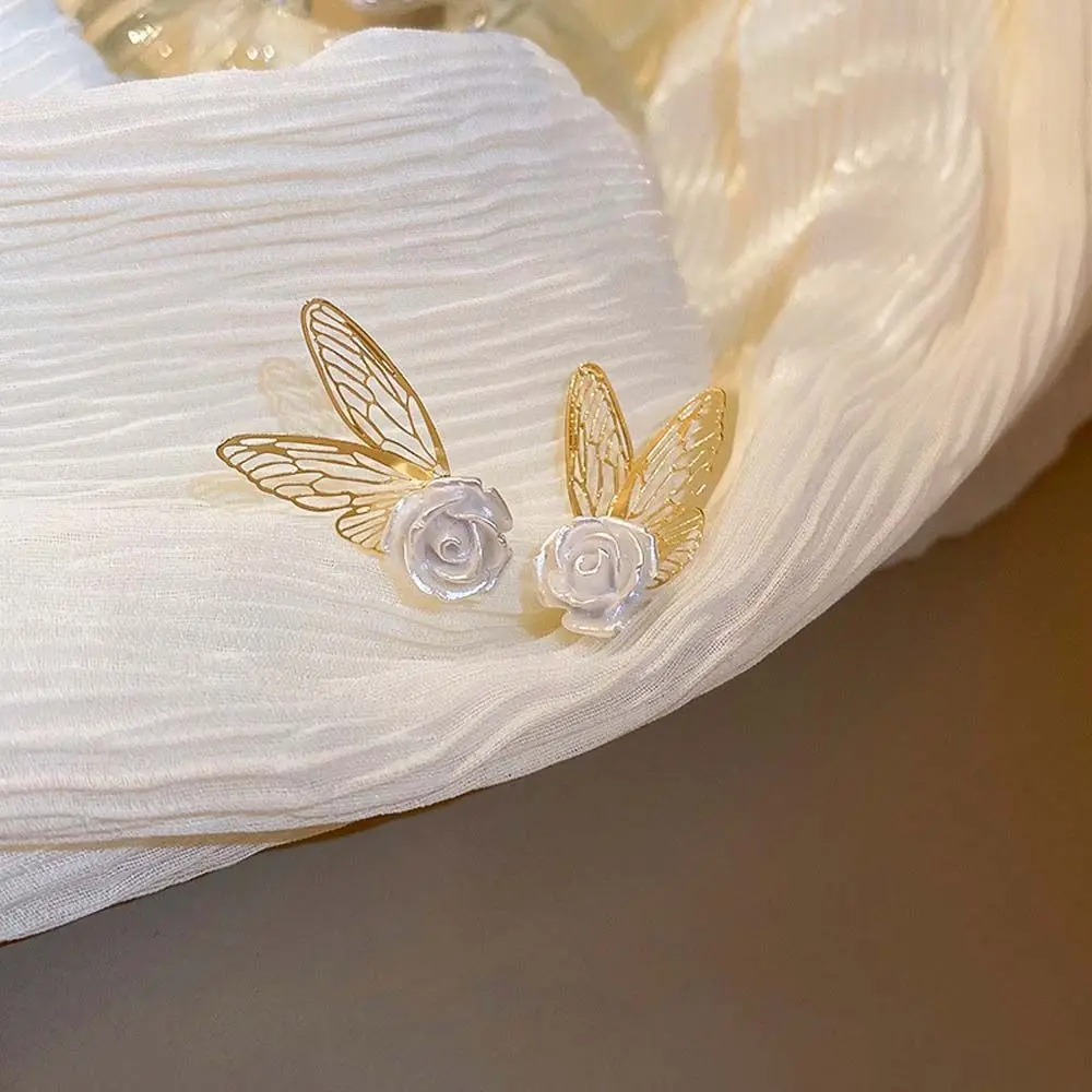 

Korean Style Fashion Temperament Butterfly Wing Earrings Exquisite White Camellia Flower Stud Earrings for Women Girls Jewelry