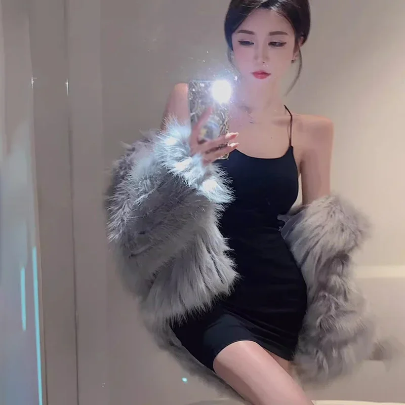 Женская облегающая сексуальная однотонная летняя майка с лямкой на шее для