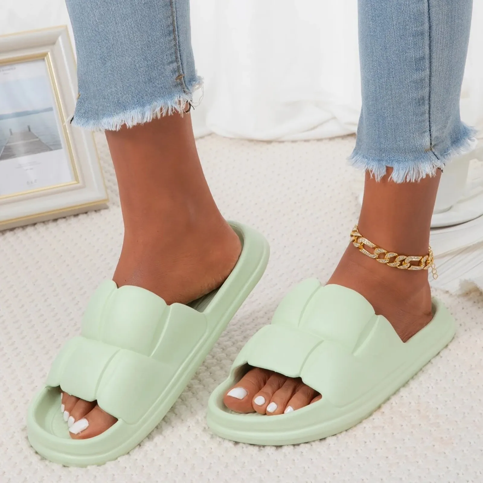 

Summer Soft Shoes Cloud Slippers Indoor Mute Bathroom Anti-slip Slide Eva Beach Flip Flops Men Ladies Leisure Sandals 2023 슬리퍼