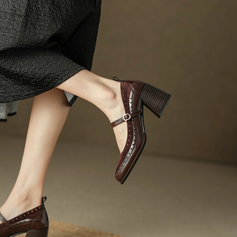 Женские замшевые туфли-лодочки с квадратным носком на высоком каблуке