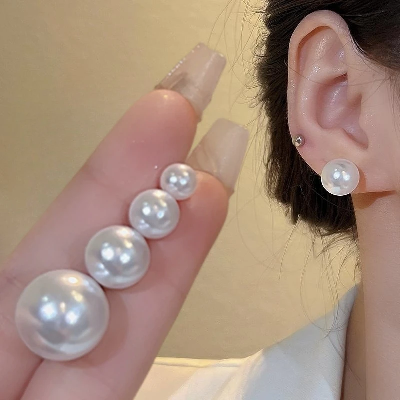 

Natural Pearl Earrings For Women Temperament Luxury Studs Silver Needle Vintage Ear Accessories European Female Jewelry Gift