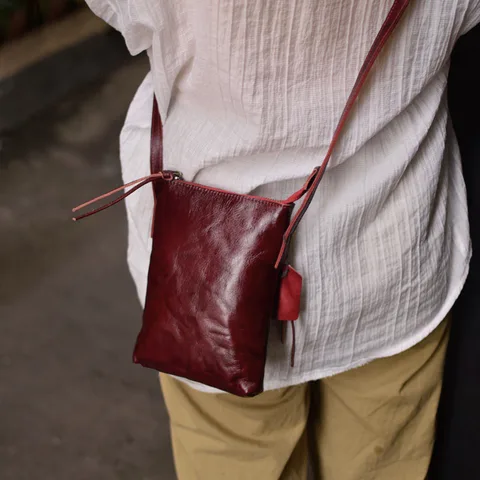 Женская кожаная сумка AETOO, легкая Вертикальная квадратная сумочка на одно плечо, из мягкой кожи растительного дубления, в стиле ретро