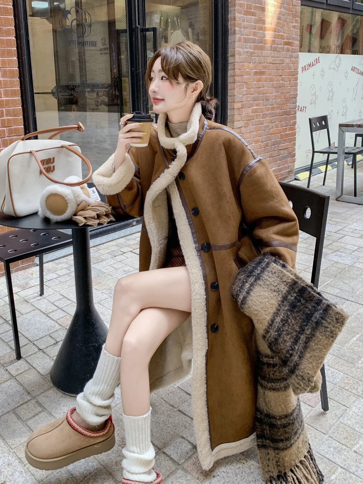 Женская верхняя одежда из овечьей шерсти в стиле ретро с мехом новинка зимы 2024