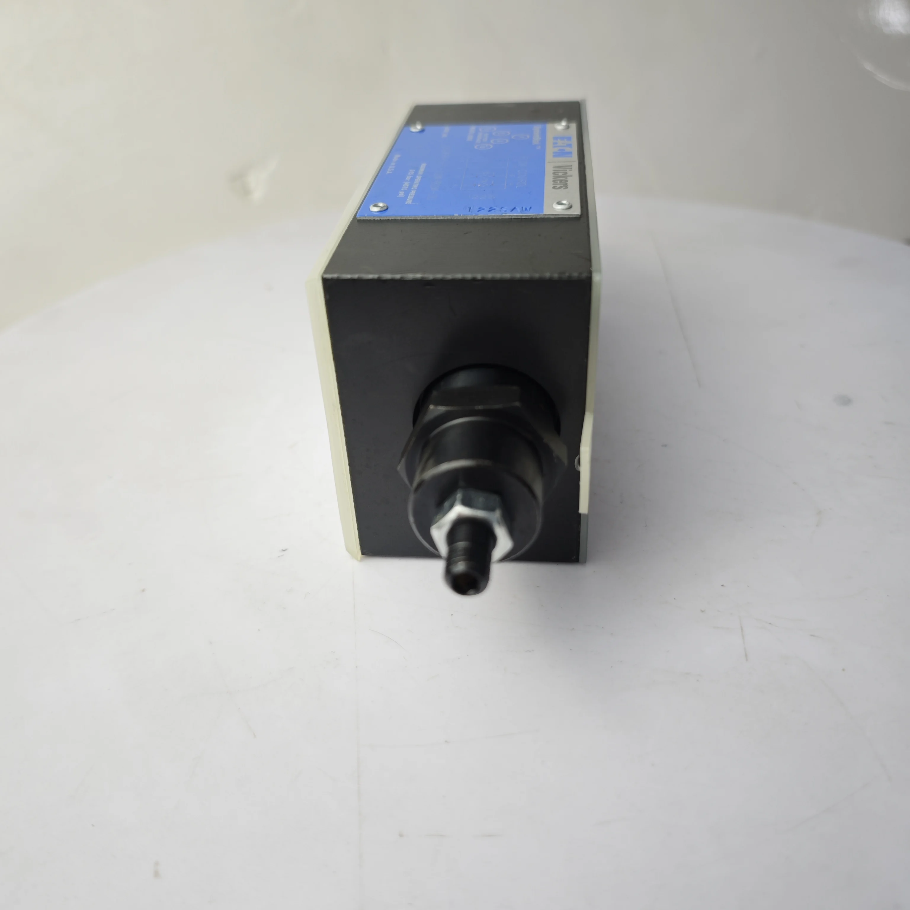 Клапан управления потоком DGMFN vick ers