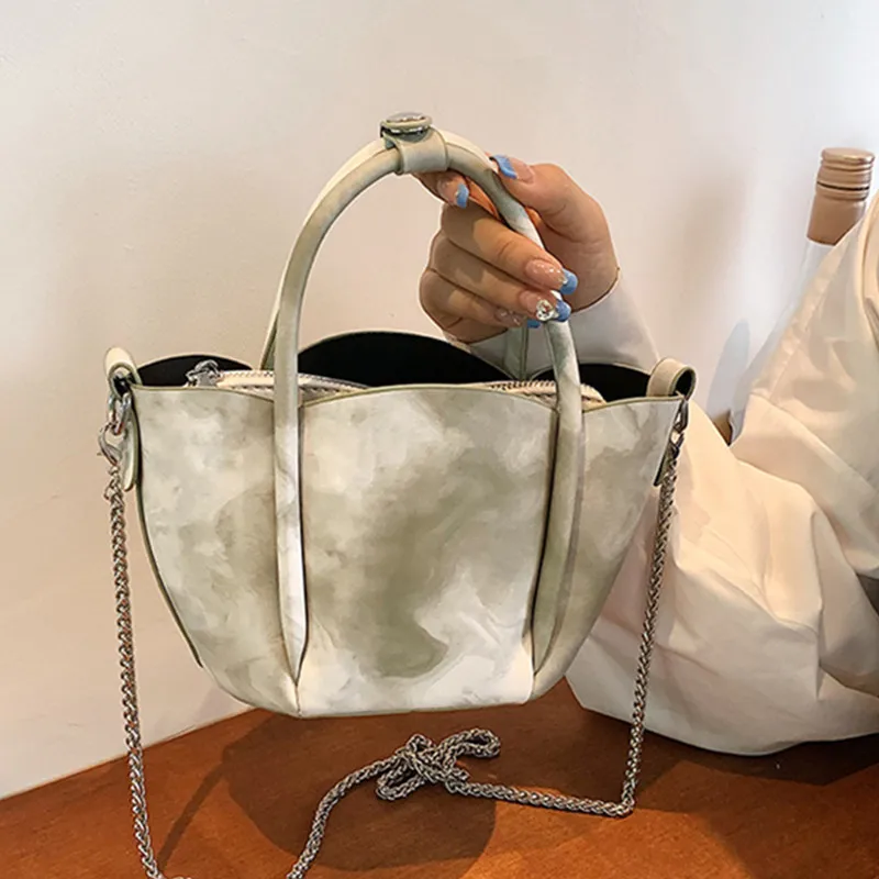 

Female Small Messenger Bag Quality Soft Leather Shoulder Bag New Stylish Metal Chain Handbags Lady 2022 Top Handle Crossbody Bag