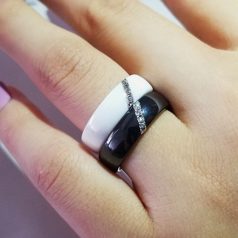 

2022 New Luxury Ceramic White Black Color Engagement Ring For Women Lady For Men Anniversary Gift Jewelry Wholesale R5540