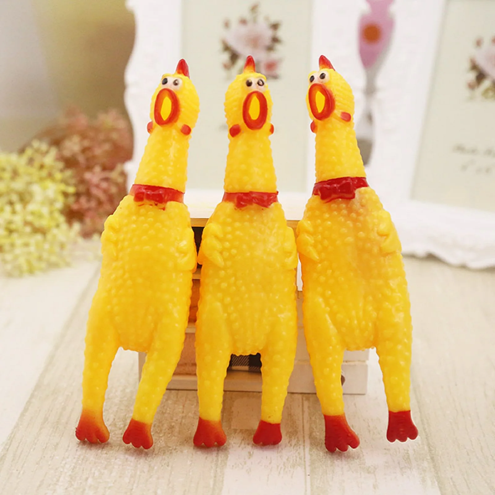 

Screaming Chicken LargeToy Dog Pet Package Training Strange Screaming Vocal Relief Spoof Vocal Screaming Chicken Soft Vinyl