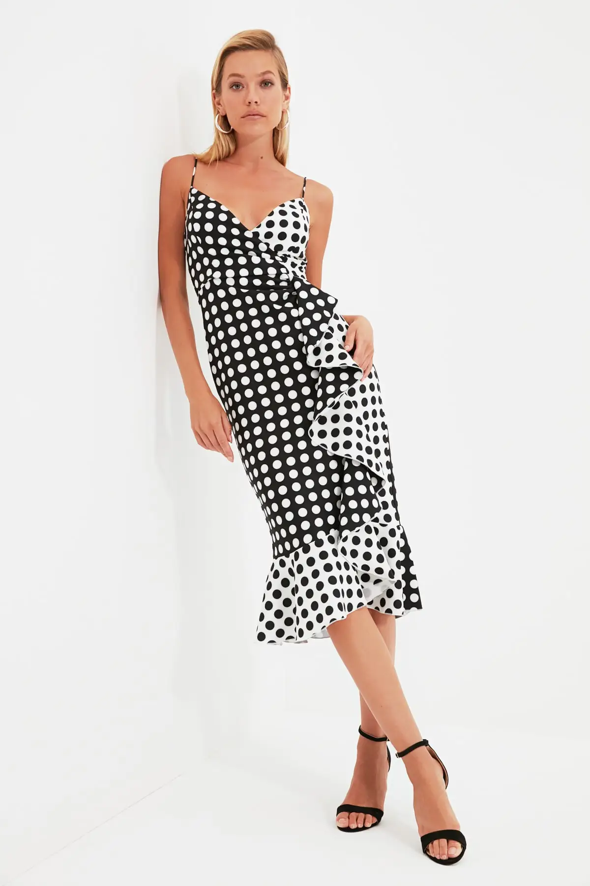 

Trendyol Puantiy Dress TPRSS21EL3529