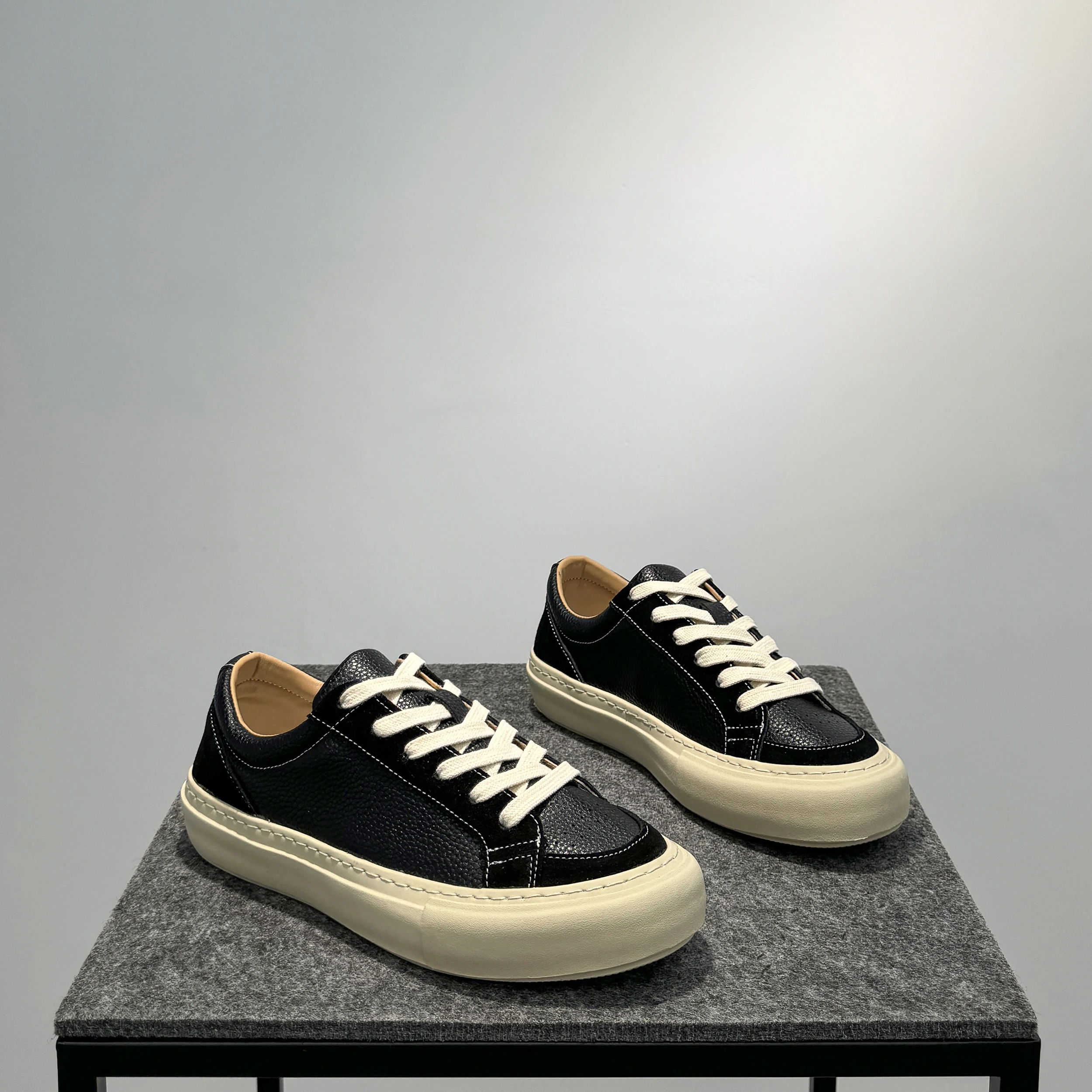 Мужская универсальная обувь. Модная Новые классические кроссовки 2024. Модные