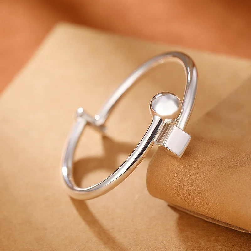 

Yilu Silver S990 Foot Fashion Simple Smooth Geometric Bracelet Korean Version Versatile Square Ball Cool Style