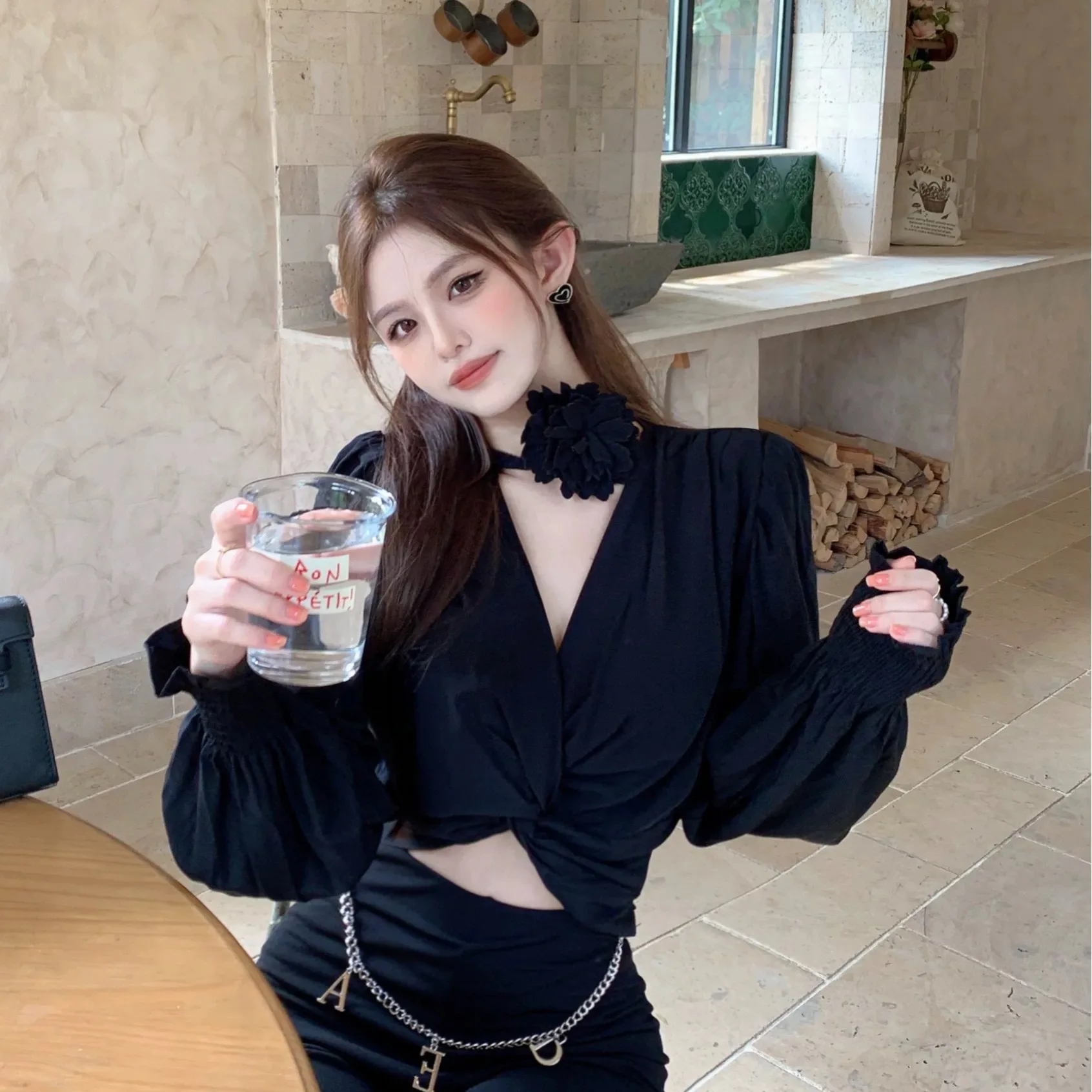 Французский крест с v-образным вырезом и пышными рукавами блузка женская