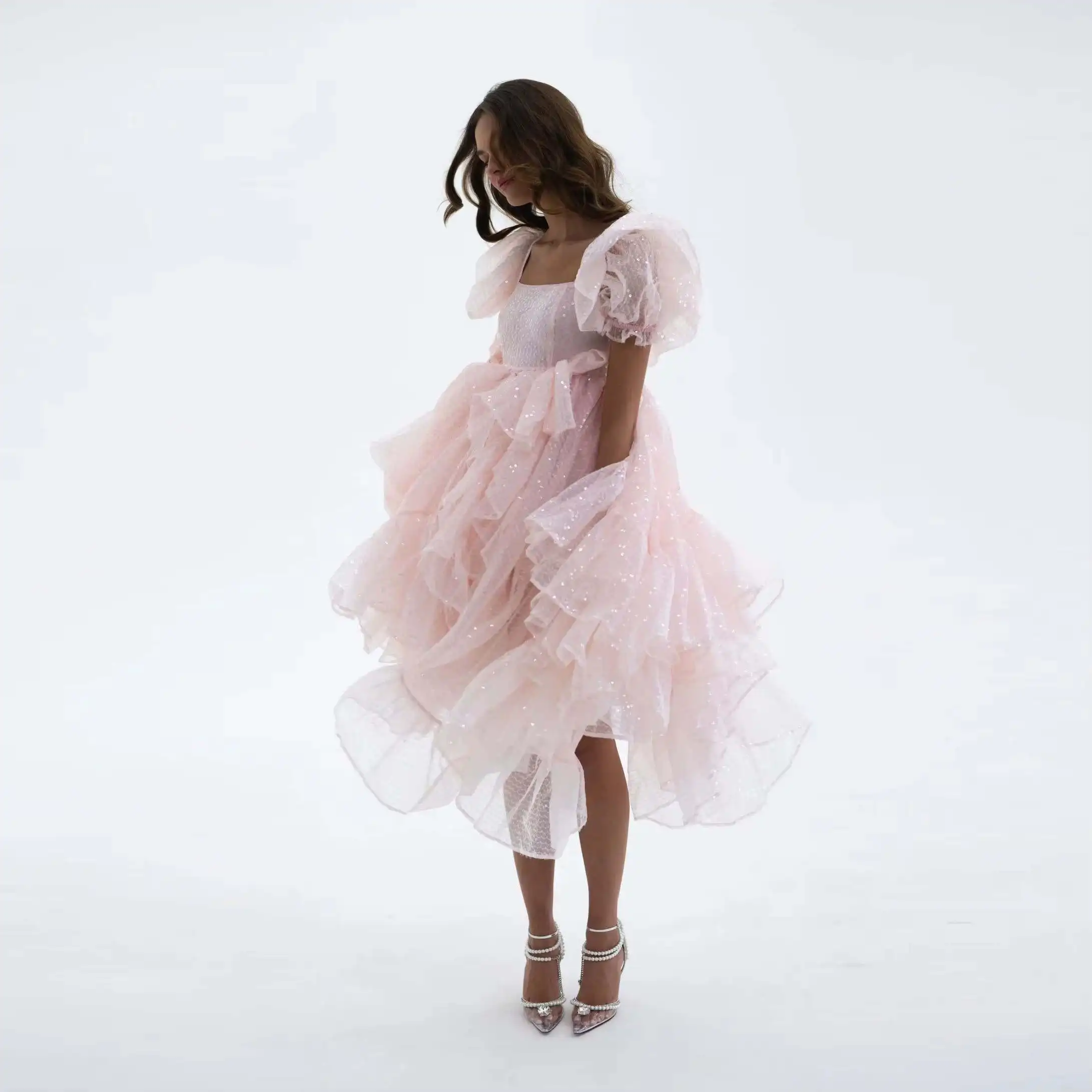 Платья принцессы для выпускного вечера с короткими рукавами и блестками