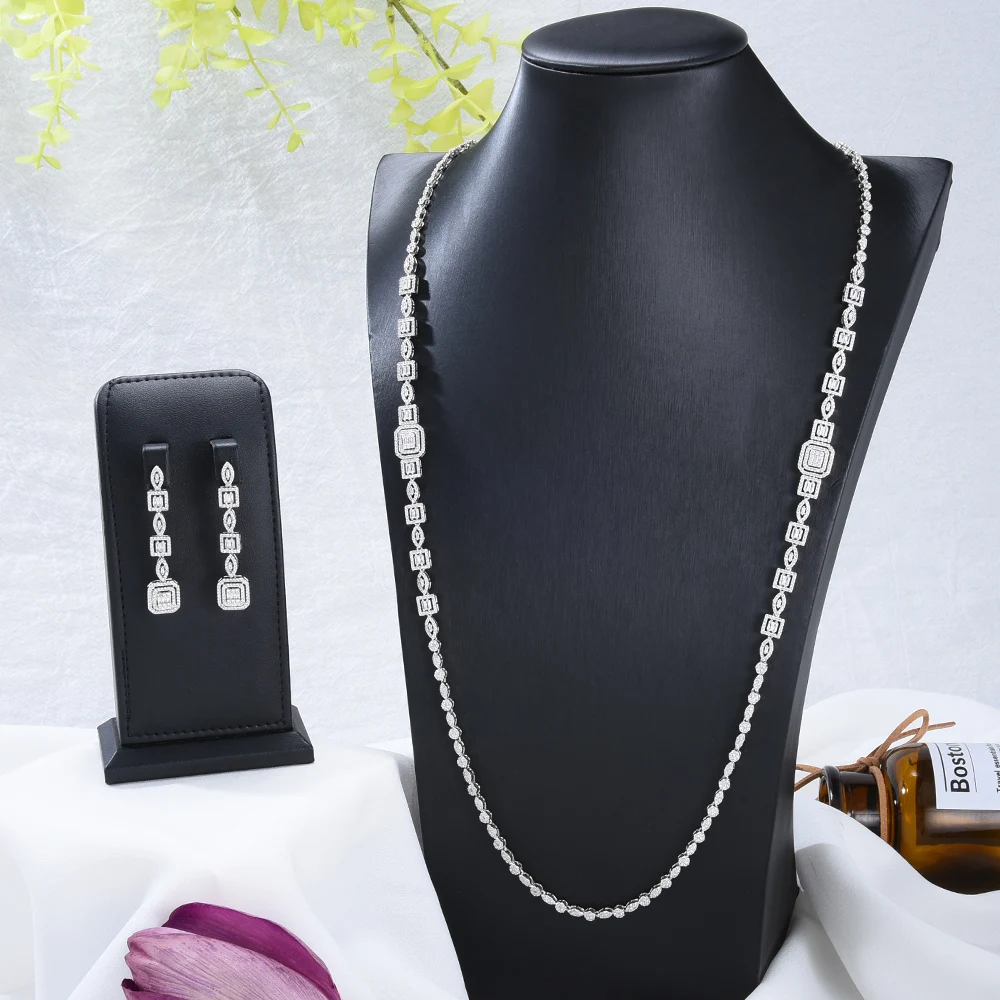 

Женский комплект из колье и серёг, с цирконом