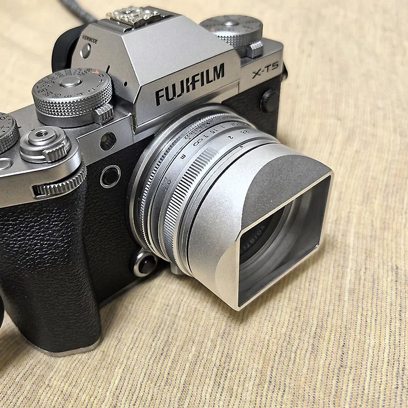 Фото Ввинчивающаяся металлическая квадратная бленда для VOIGTLANDER ULTRON 27 мм F2 COLOR-SKOPAR 18 мм F2.8 поставляется с металлической крышкой №4