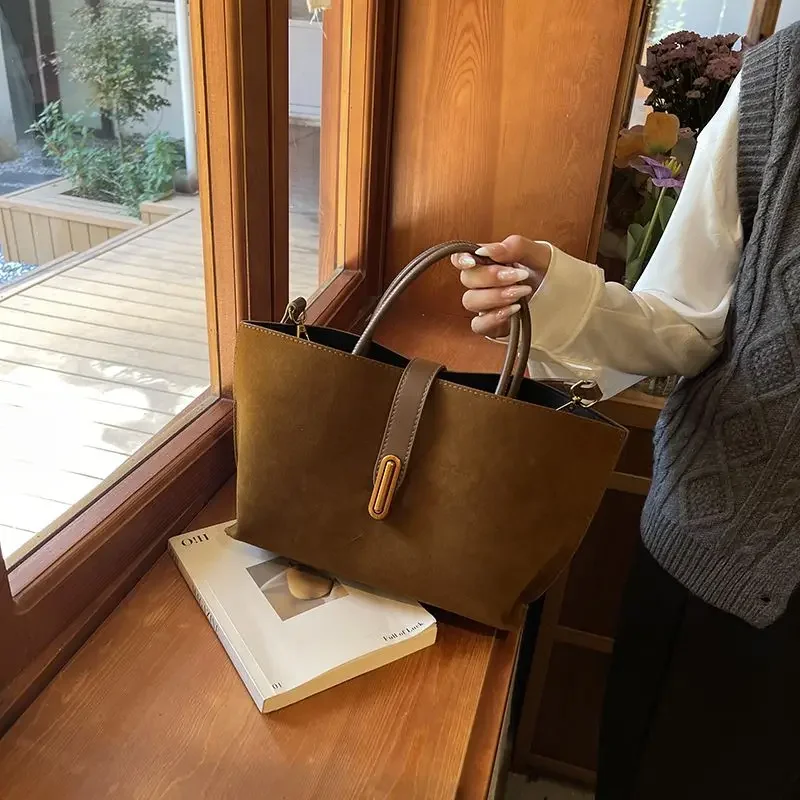 Осенняя сумка 2025 года ретро на плечо большая вместительная сумка-тоут с