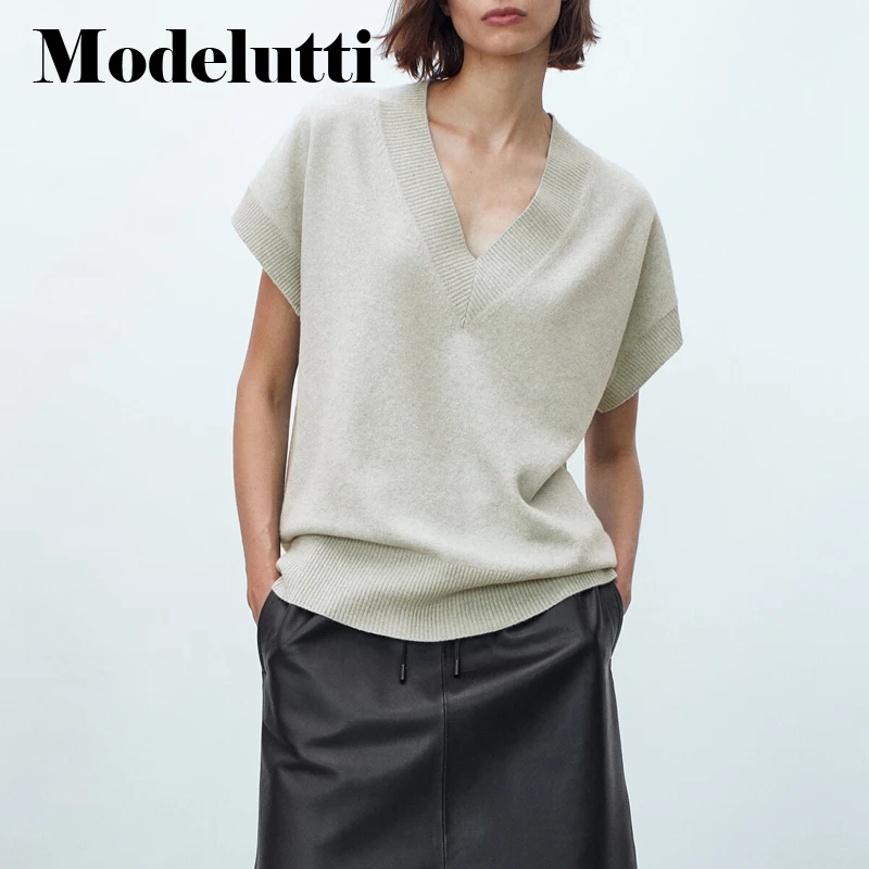 

Modelutti 2022 New Spring Autumn Fashion V-Neck Knitted Sweater Vest Loose Women Solid Color All-match Simple Casual Female