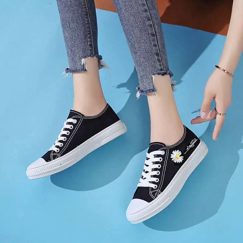 

Новые туфли для девочек Корейская версия диких студентов низкая помощь холщовая обувь в студенческом стиле повседневная женская обувь на п...