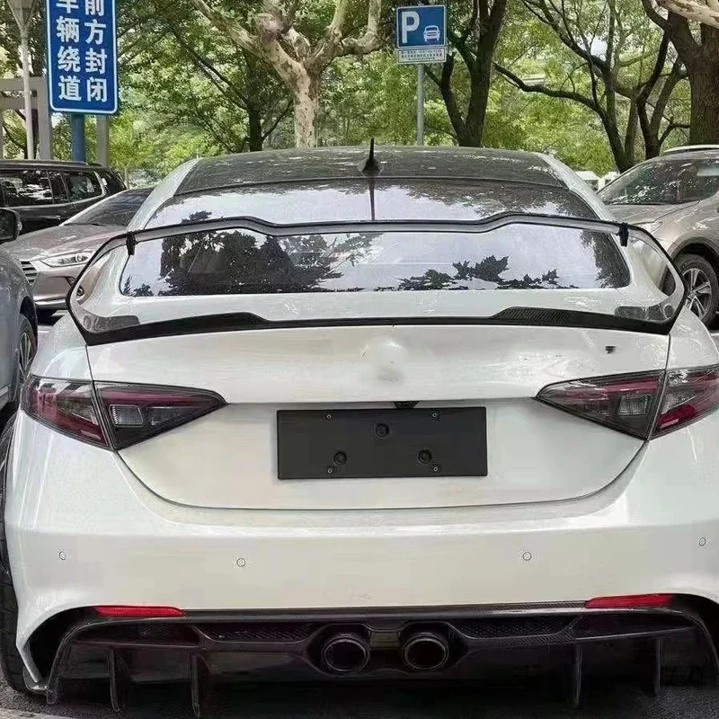   Для Alfa Romeo Giulia заднее крыло из углеродного волокна задний спойлер багажника