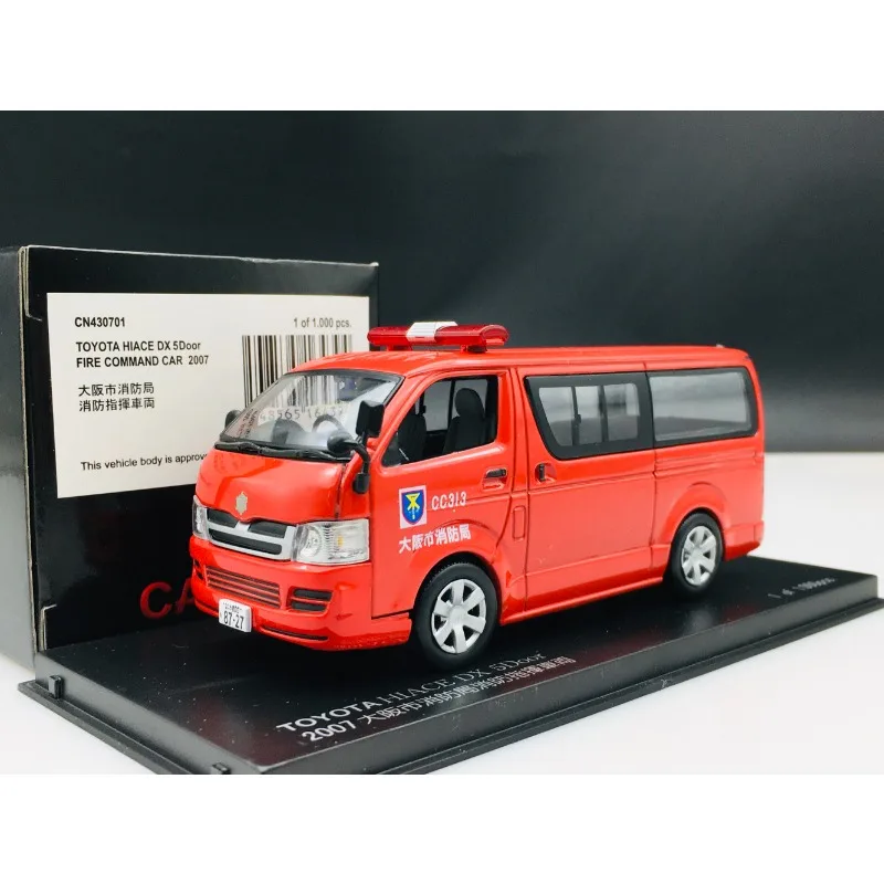 Фото Металлическая модель автомобиля CARNEL HIACE в масштабе 1:43 №1