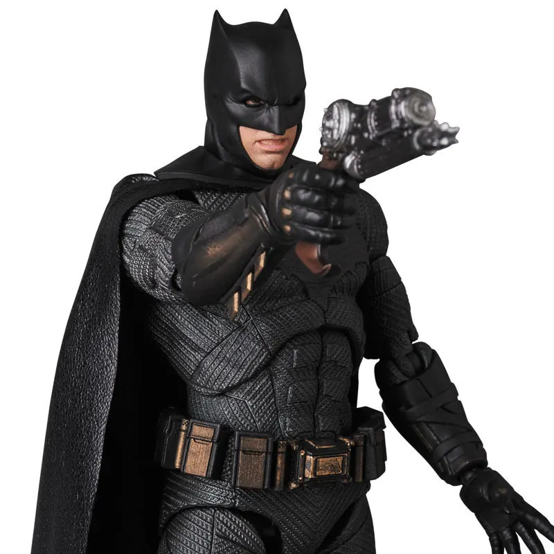 Фото Фигурка Бэтмена Брюс Уэйн Mafex 056, подвижная фигурка Бэтмена NECA, аниме-модель, подарок на день рождения для фанатов №2