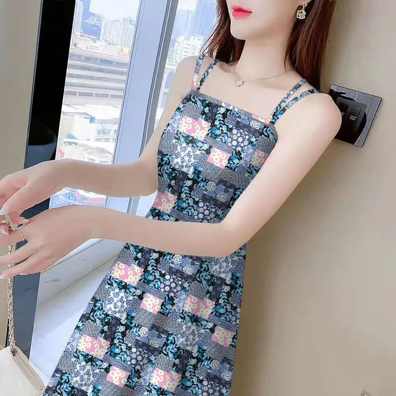 Женское платье на бретельках без рукавов в горошек элегантное темпераментное