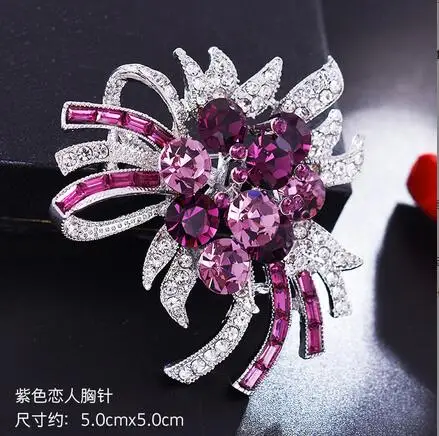 

Multi style Women Brooches Sparkling Zircon Crystal Brooch Pins Winter Jewelry Female Broches Pin New Christmas Gift