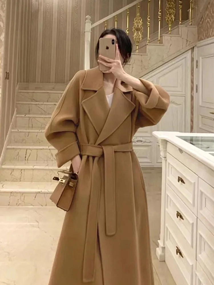 Женское кашемировое пальто винно-красного цвета средней длины осень-зима 2023