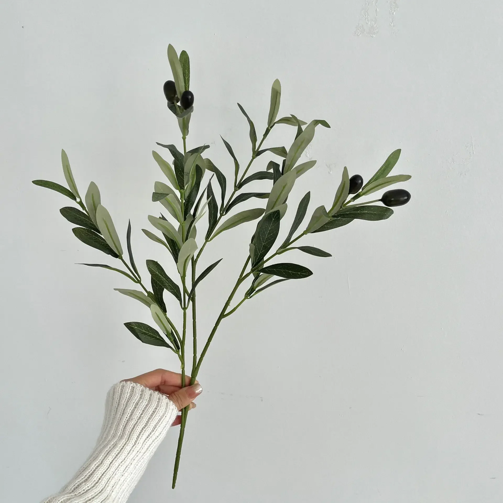 

Искусственная оливковая веточка из шелка