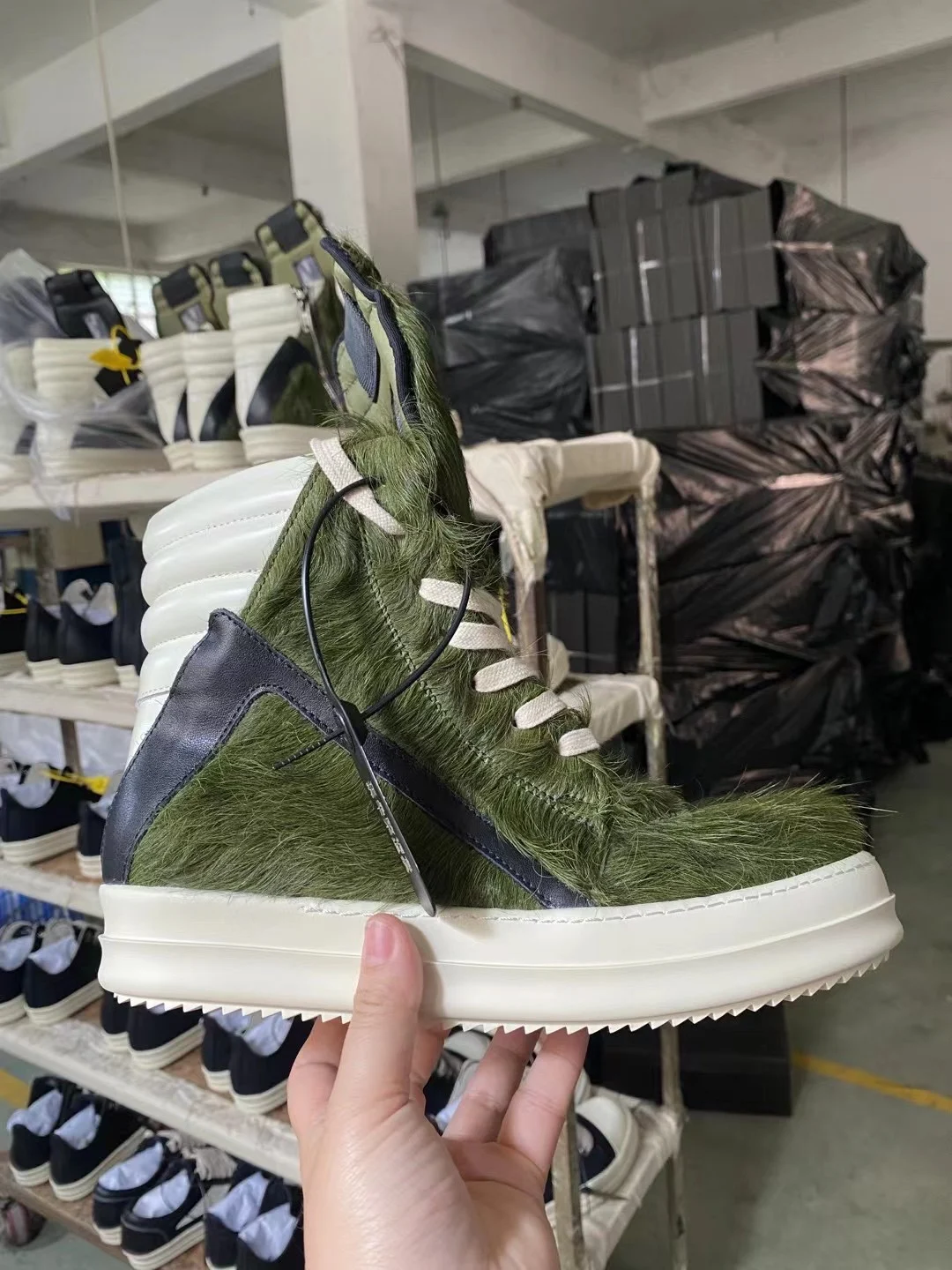 Кроссовки Ricks мужские на шнуровке роскошные повседневные полусапожки с