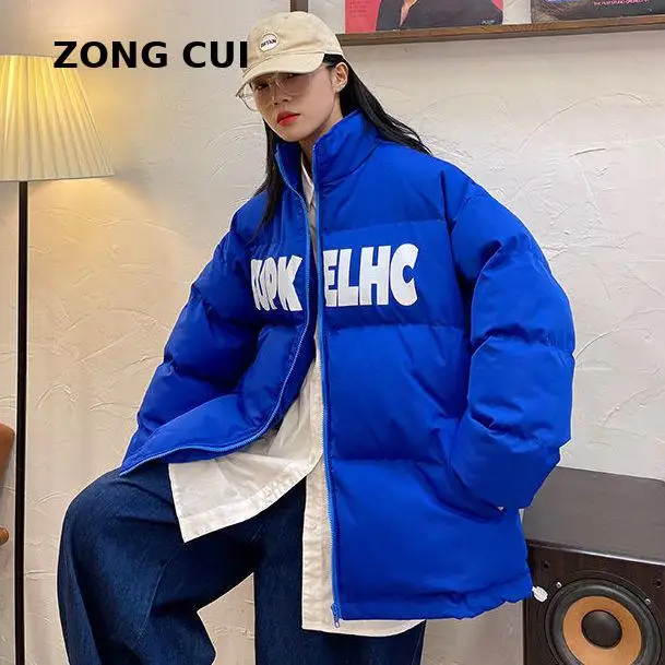 

Женская зимняя куртка-пуховик с длинным рукавом и воротником-стойкой