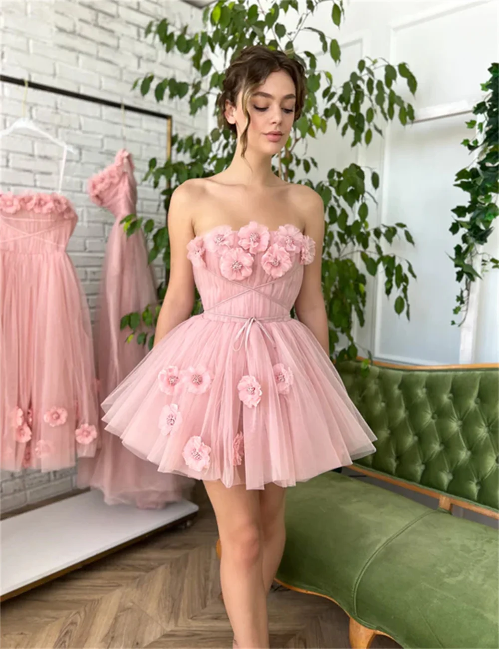 

Fancy A-Line Cocktail Dresses for Women Flowers Wedding Guest Mini Party Dresses Strapless Tulle with Floral Appliques 2023