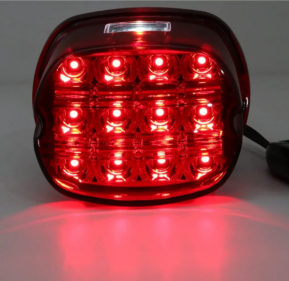 Аксессуары для мотоциклов Встроенный тормозной сигнал поворота Sportster XL883 Dyna Stree