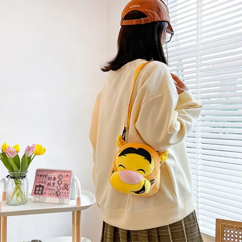 Smiling Tiger Plush Crossbody Bag cute funny small Shoulder Bag Warm Fluffy Mobile Phone Pouch Ladies Travel Purses