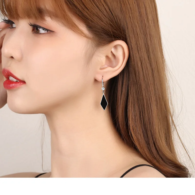 Эмалевые серьги-подвески из серебра 925 пробы с кристаллами |