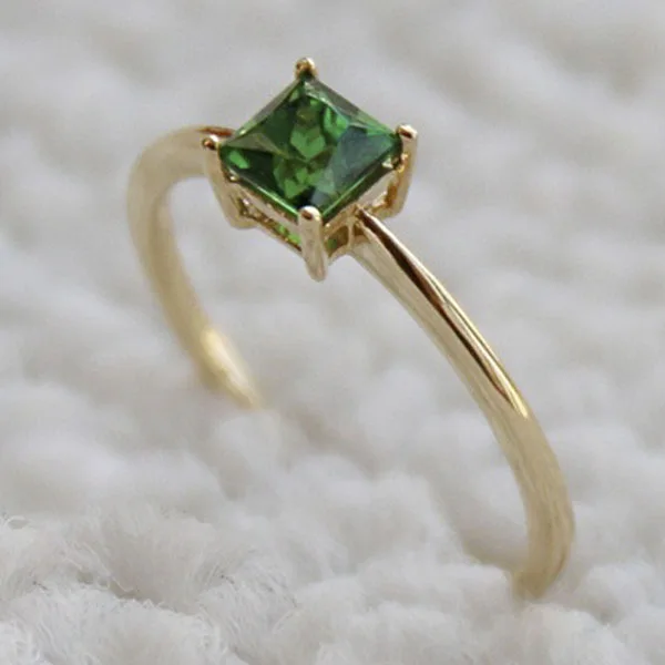 

Simple Fashion Gold Plated Color Inlaid Green Cubic Zircon Crystal Rhinestone Female Metal Ring for Women Party Jewelry