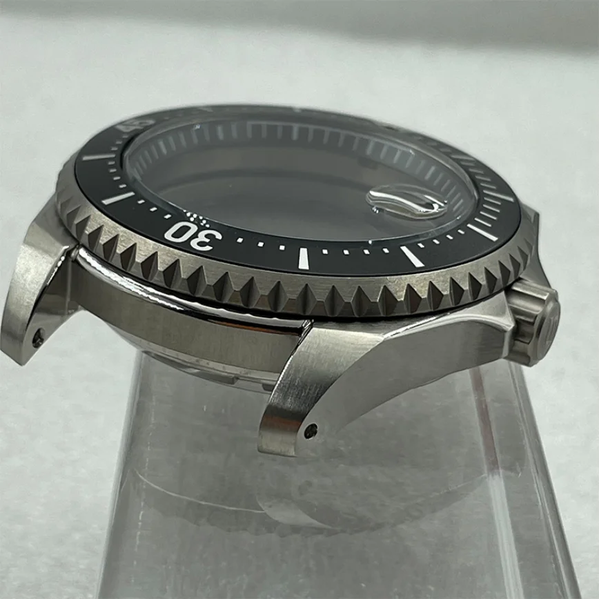 Watch Case 43.5MM Titanium 200m Water Resistant Design Screw Back Cover  Bar Head for NH35 Movement