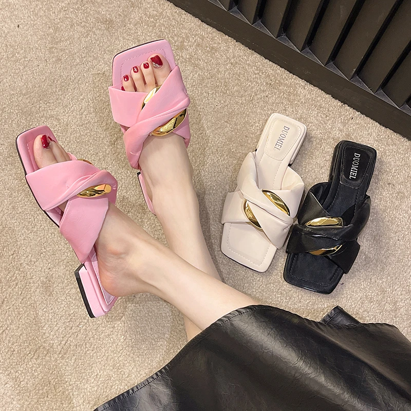Women Slippers Summer Low Heel Trend Outdoor Chain Square Toe Slipper Women Sandals Korean Design Street Shoes Woman Pink Luxury