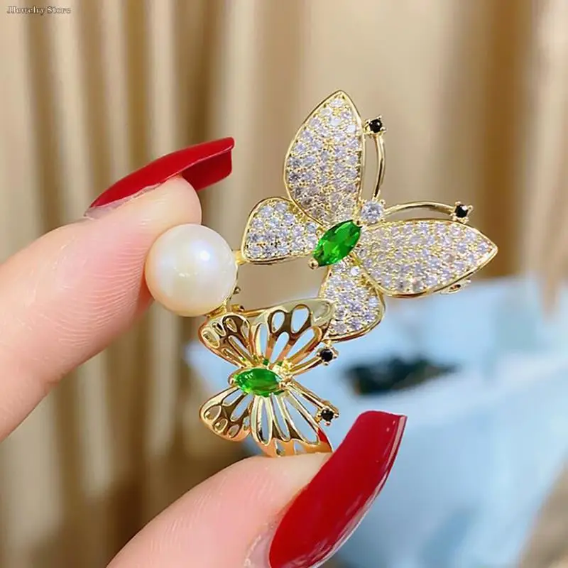 

1pc Trendy Butterfly Shiny Rhinestones Brooch Elegant Pearl Insect Brooch Pin For Women Girl Clothing Accessories Jewellry Gift