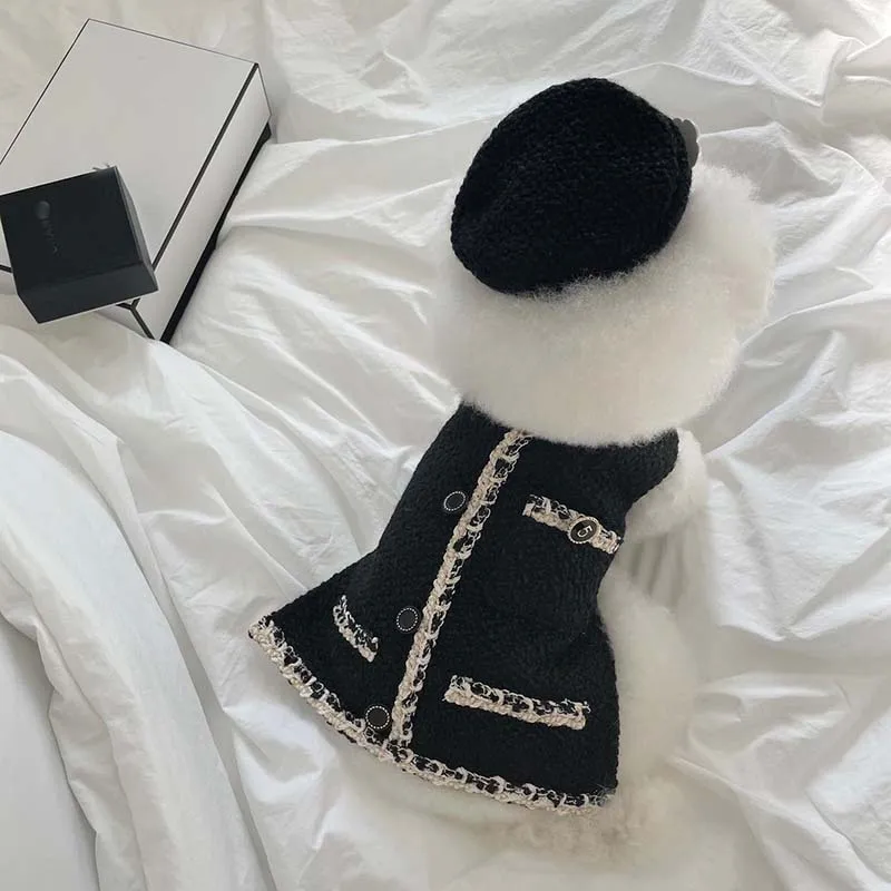 

INS New Black and White Woven Sleeveless Coat Dog Coat Cat Pet Clothes Ladies Clothes Luxury Dog Clothes Designer Dog Clothes