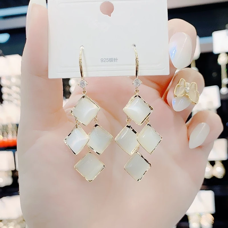 

Прямоугольные серьги-гвоздики из серебра 925 пробы