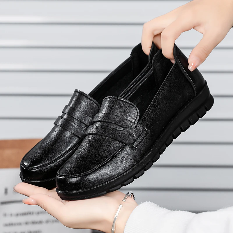 Work Leather Leisure Women's Flat Shoes Slip on Breathable PU Comfortable Women's Sneakers Walking Light Women Vulcanized Shoes