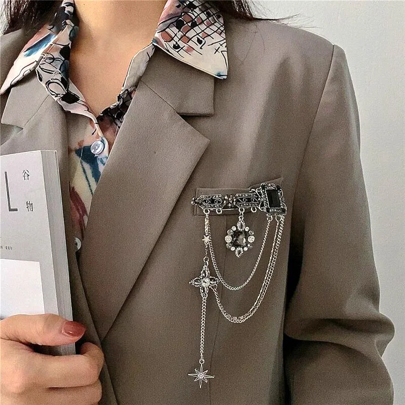 

Vintage Fashion Black Crystal Sparkling Rhinestone Brooch Creative Star Tassels Chain Brooches for Women Men Suit Lapel Pin