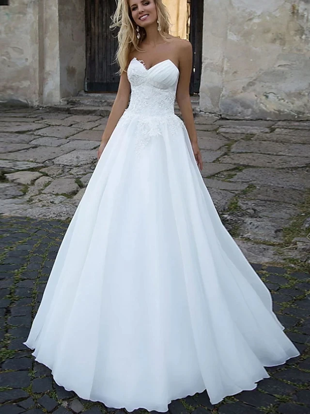 

Long A-Line Wedding Dresses Sweetheart Neckline Sweep / Brush Train Tulle Sleeveless Country with Ruched Appliques