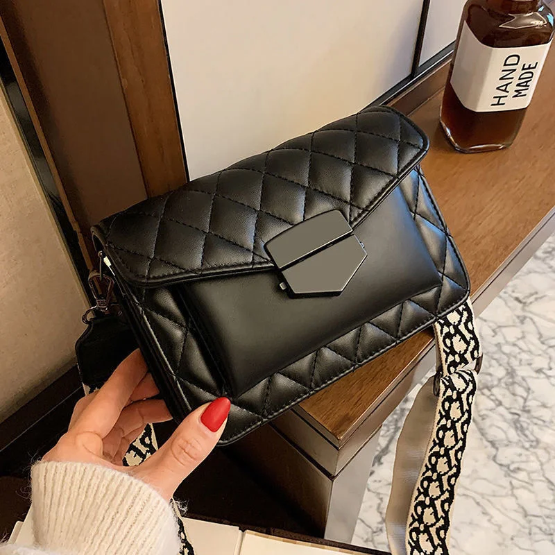 

2022 women chain small bag female new fashion Korean version versatile messenger bag foreign style bag fashion small bags