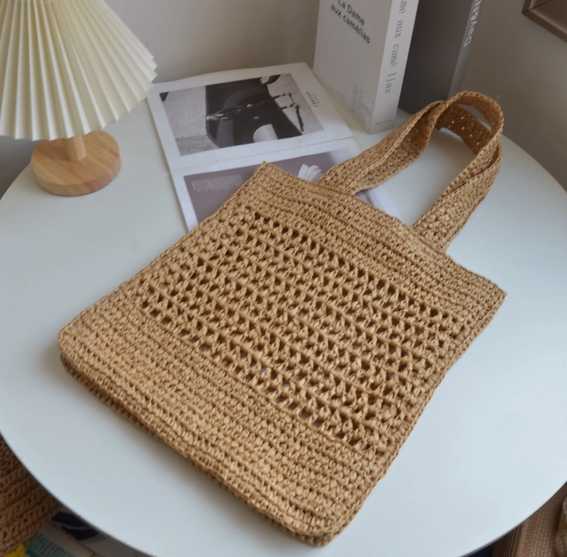 Colorful Hollow Shoulder Woven Bag for Women Fashionable Beach Handbag