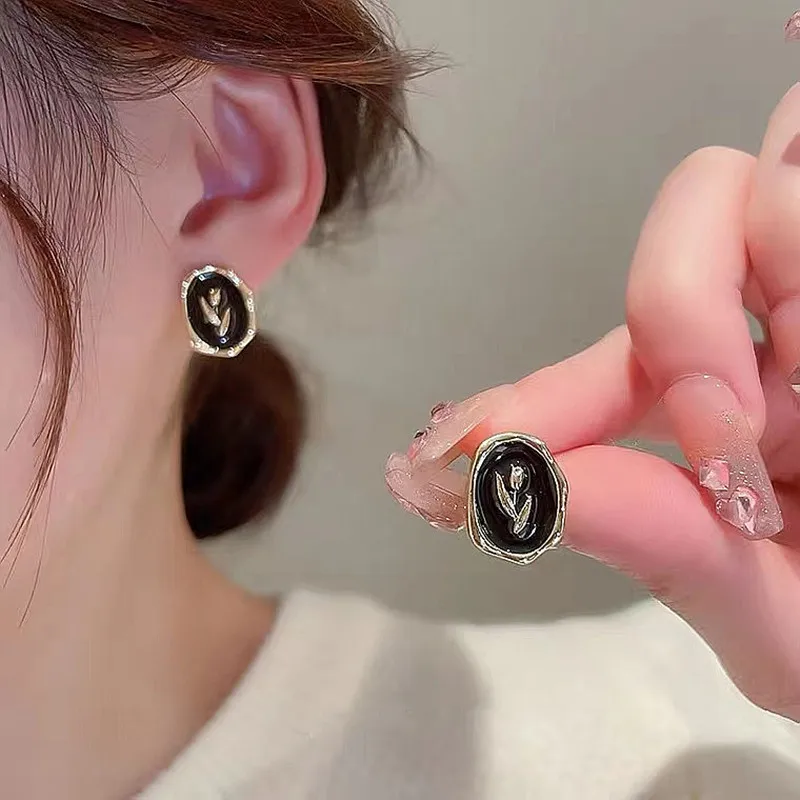 

925 Silver Needle Korean Fashion Vintage Earrings Harbor Style Design Rose Earrings Symmetric Simple Sweet Earrings