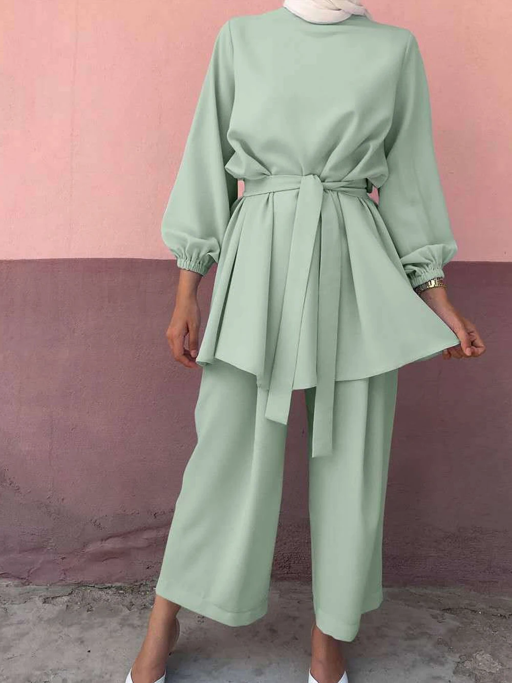 

Комплект Abayas из двух предметов для мусульманской женщины, облегающий топ с поясом на талии и повседневные свободные брюки, одежда для мусульманской мубайи