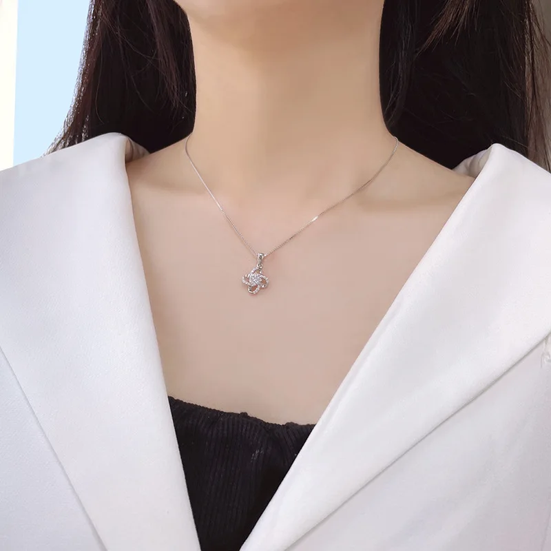 Цепочка с подвеской в виде четырехлистника из серебра 925 пробы карата |
