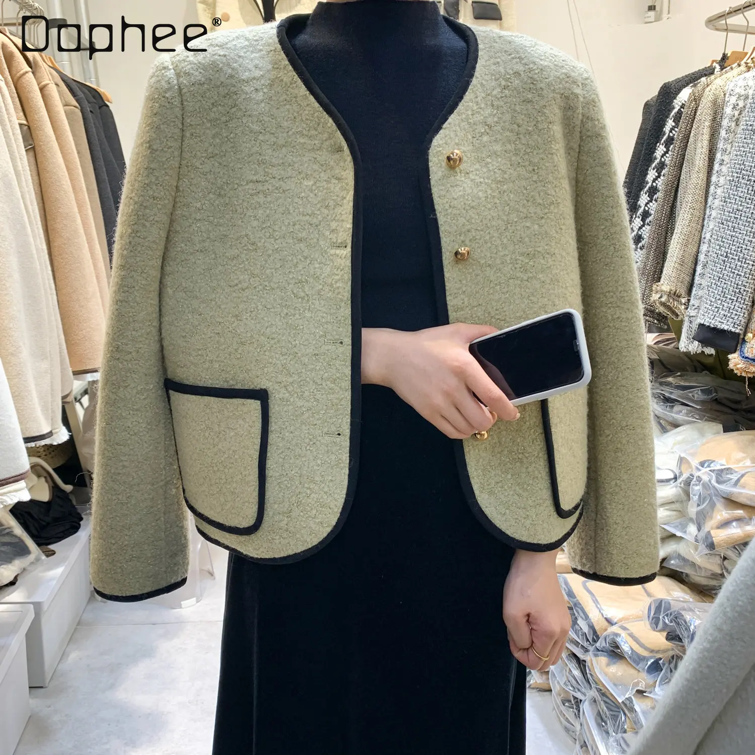 

Women's Elegant V-neck Coat Spring and Autumn Niche Stitching Design Short Solid Color Coat for Ladies New Fashion Design