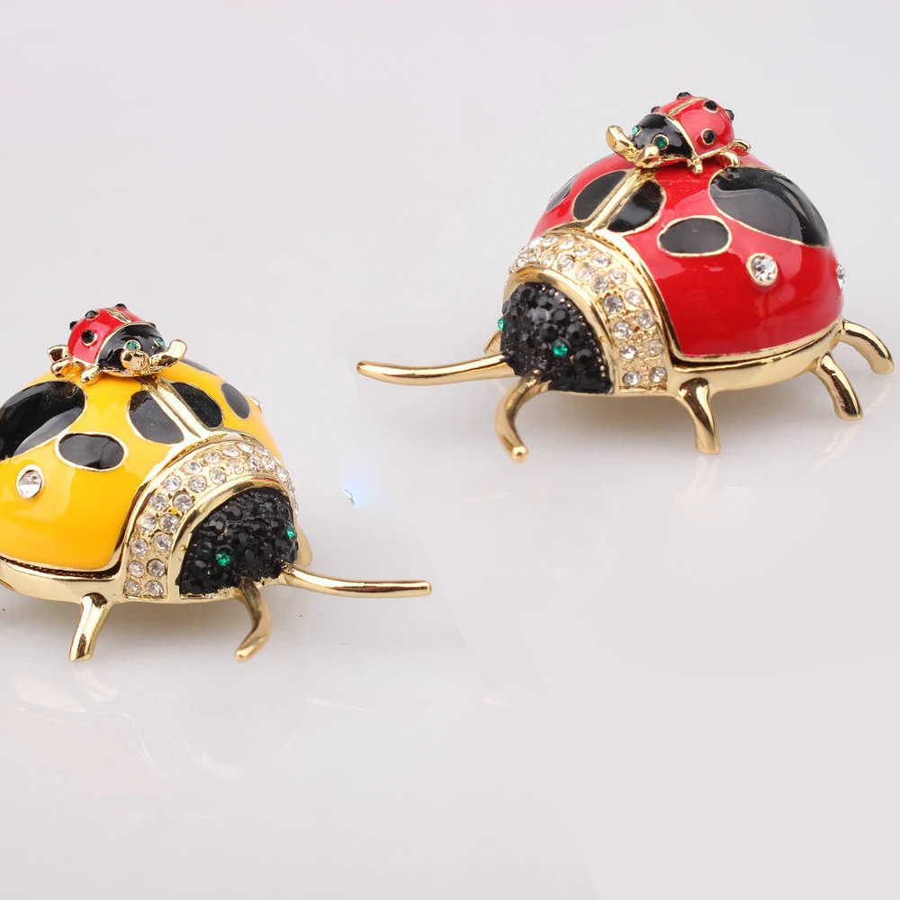 

New 2022 Premium Beetle Metal Enamel Color Ornament Portable Jewelry Box Craft for Proposal Engagement Earrings Necklace Storage